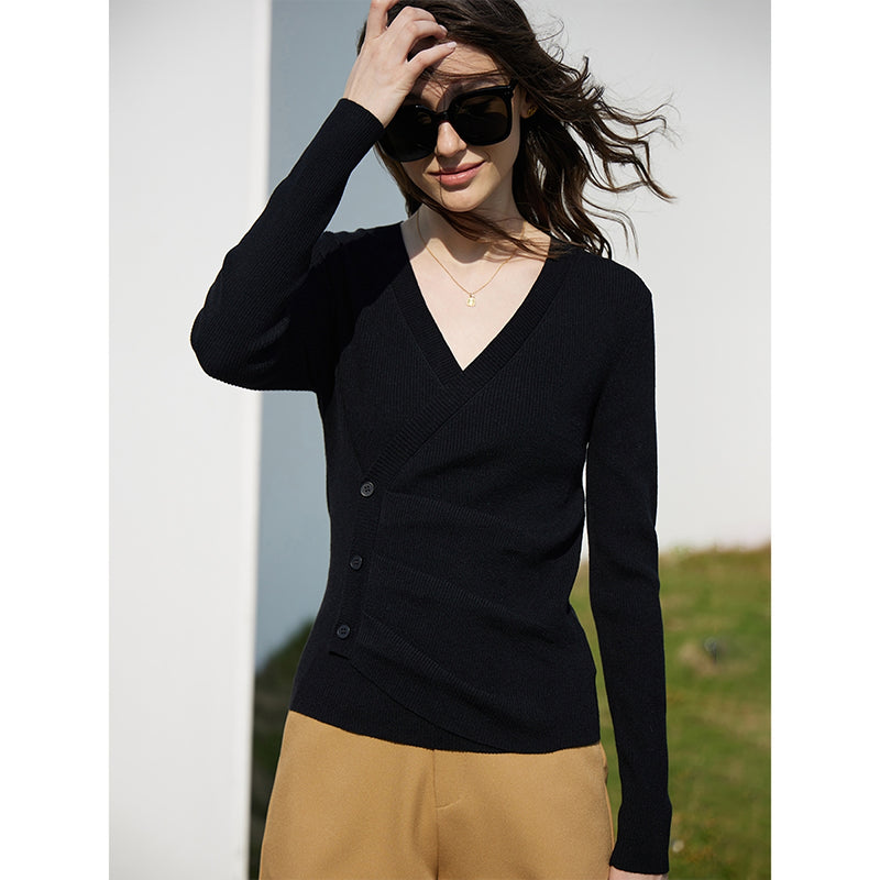 Women's slim V-neck shirred sweater, view 3 - MRSLM