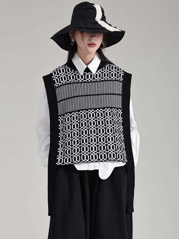 Black knit vintage vest, view 2 - MRSLM