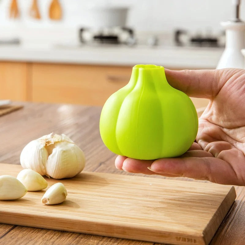 Magic silicone garlic peeler, view 2 - MRSLM