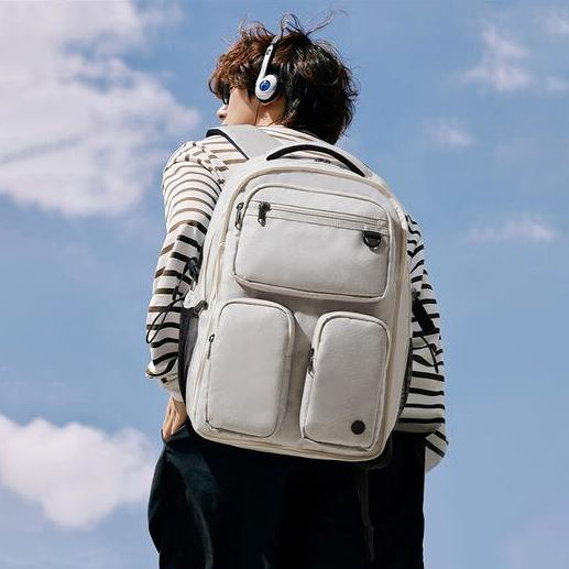 15.6 inch laptop backpack, view 4 - MRSLM