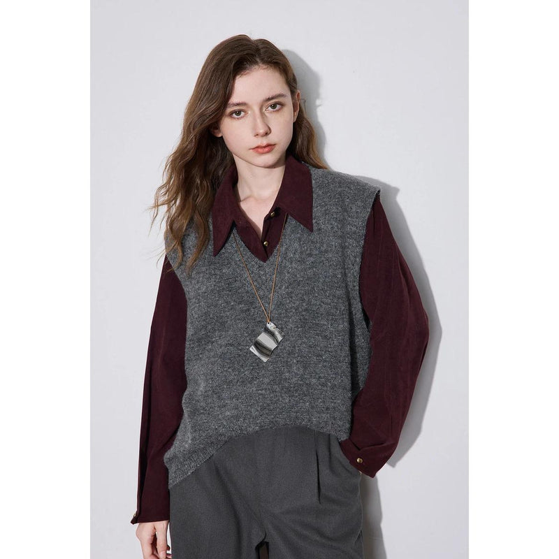 Women's V-neck knitted sweater, view 4 - MRSLM