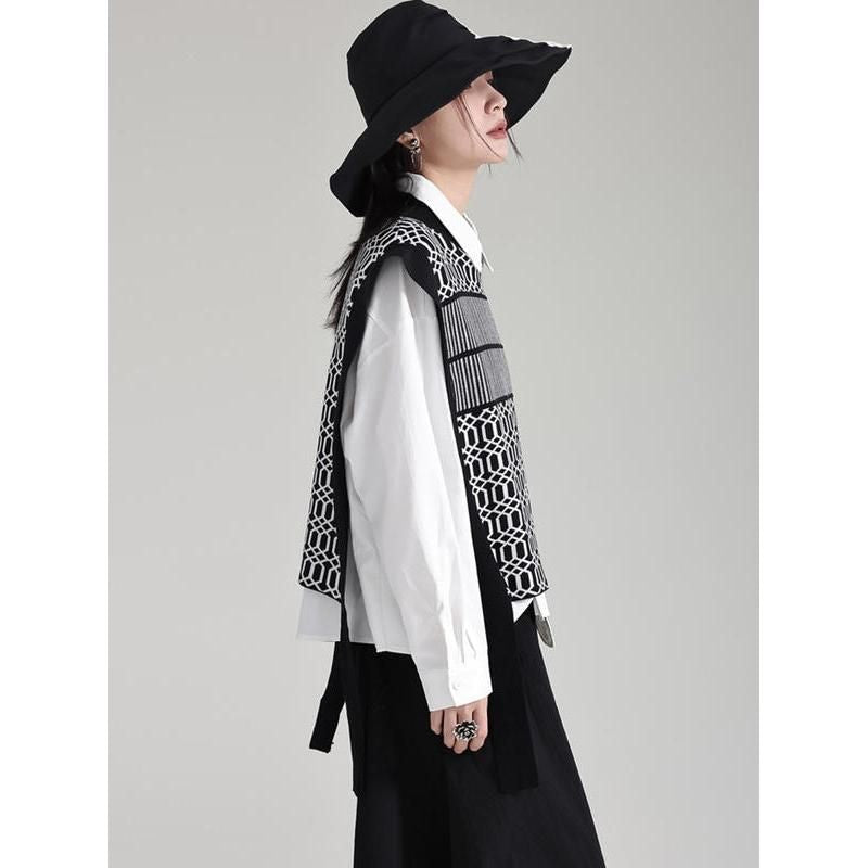 Black knit vintage vest, view 6 - MRSLM