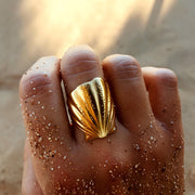 Elegant 18K gold hammered stainless steel ring, view 4 - MRSLM