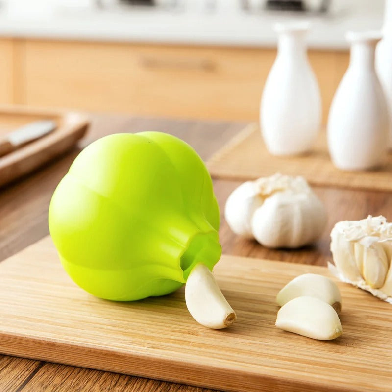 Magic silicone garlic peeler, view 3 - MRSLM