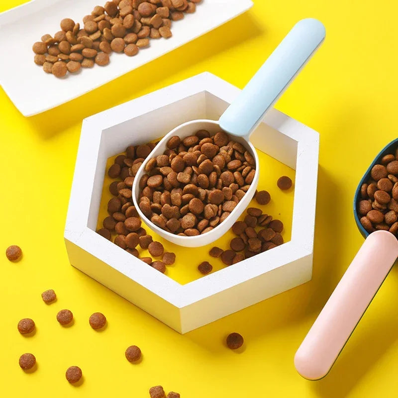 multifunction pet food scoop with sealing bag clip, view 10 - MRSLM