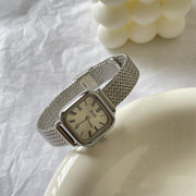retro women's quartz watch, view 5 - MRSLM