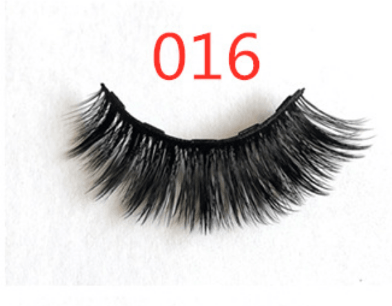 A Pair Of False Eyelashes With Magnets In Fashion - MRSLM