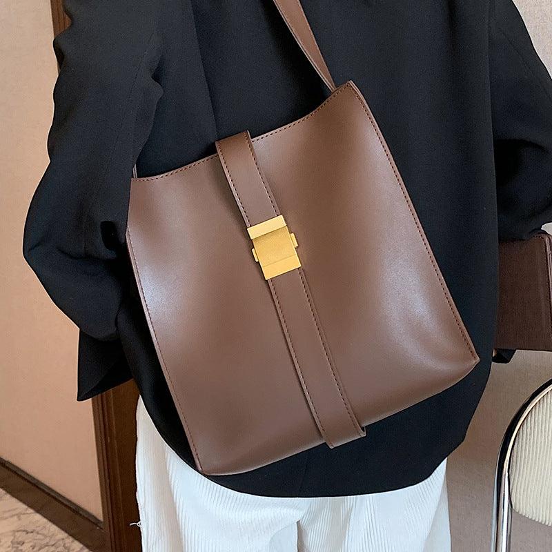 simple texture messenger bag, view 3 - MRSLM
