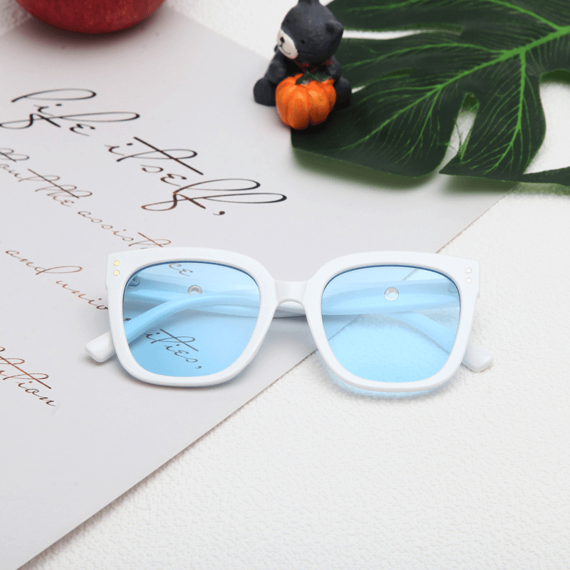 kids' retro big frame sunglasses, view 7 - MRSLM