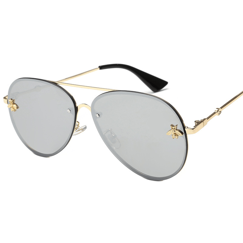 large gold metal frame UV400 sunglasses, view 3 - MRSLM