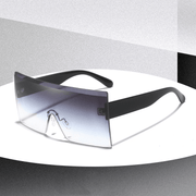 small square UV400 sunglasses, view 5 - MRSLM
