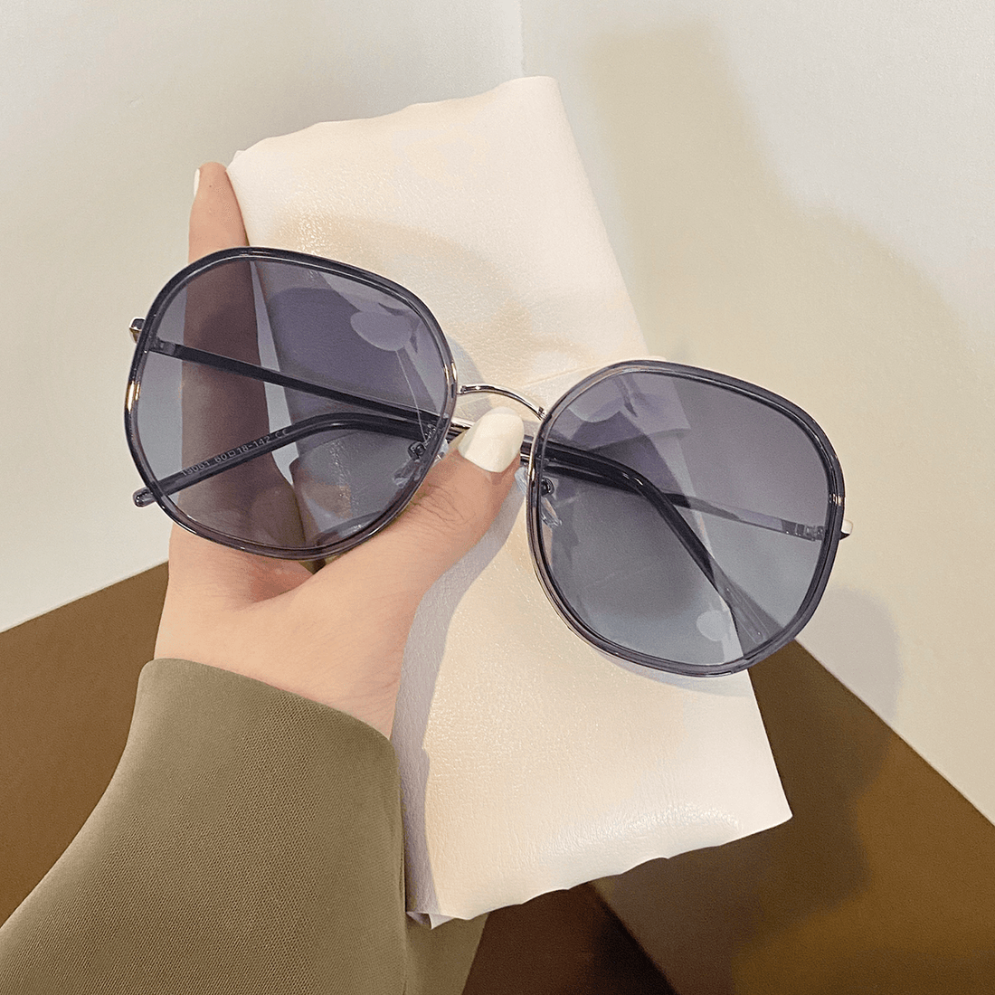 New Net Celebrity Fashion Driving Polarized Sunglasses Female Long Face Street Shooting
