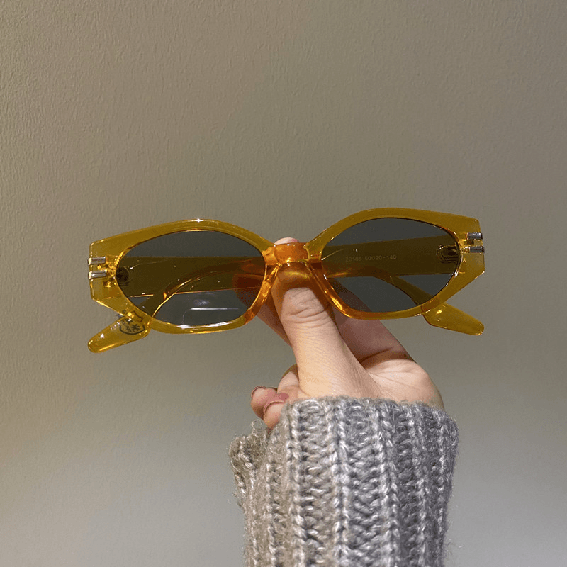 Retro small frame butterfly sunglasses, view 4 - MRSLM
