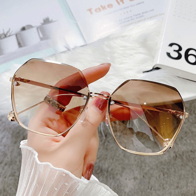 Women's vintage metal frame sunglasses, view 5 - MRSLM