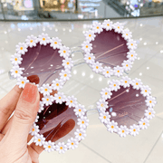 cute flower kids' sunglasses, view 2 - MRSLM