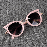 Kids cat eye sunglasses, view 4 - MRSLM