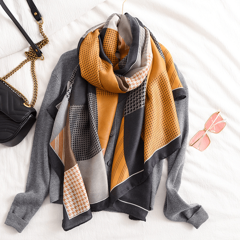 Women's striped cotton-linen feel scarf, view 5 - MRSLM