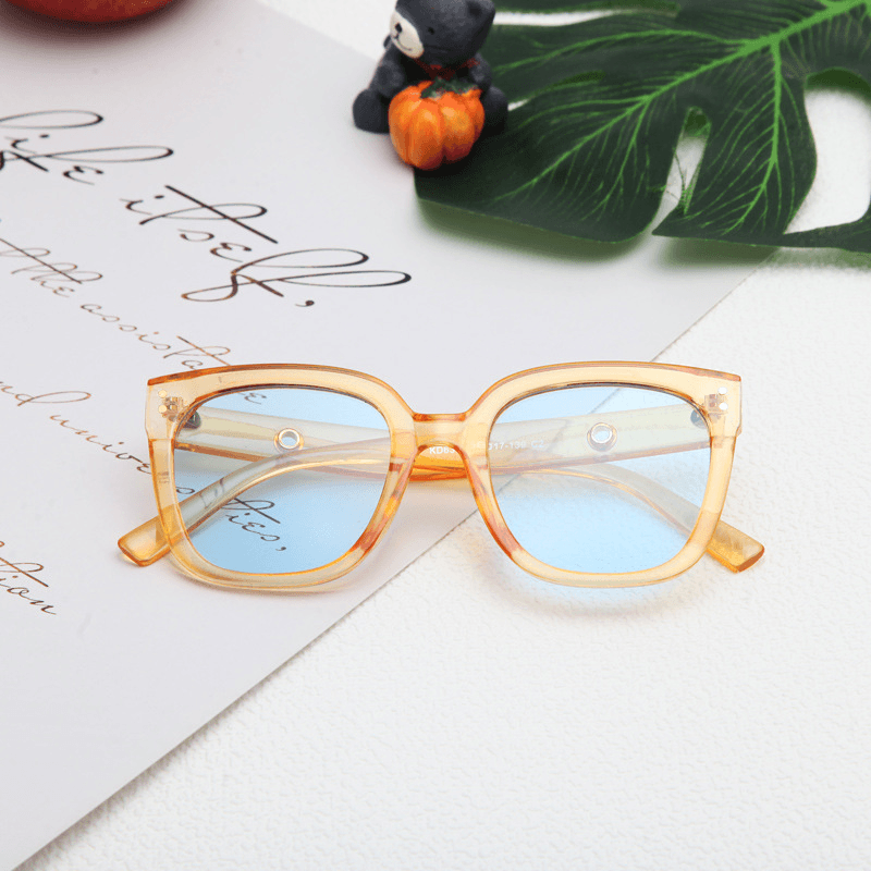 kids' retro big frame sunglasses, view 6 - MRSLM