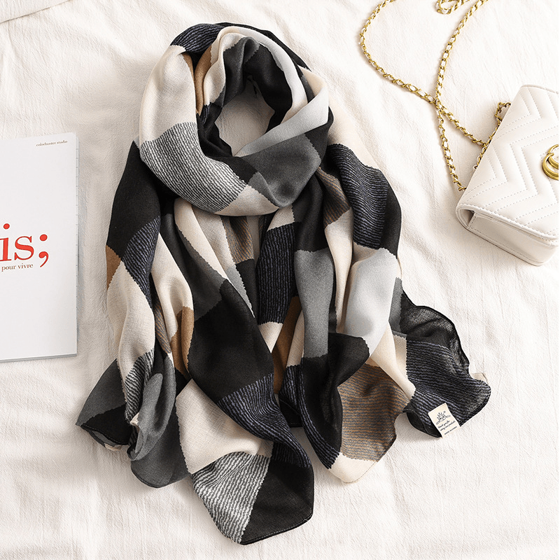 women's winter retro printed scarf, view 4 - MRSLM