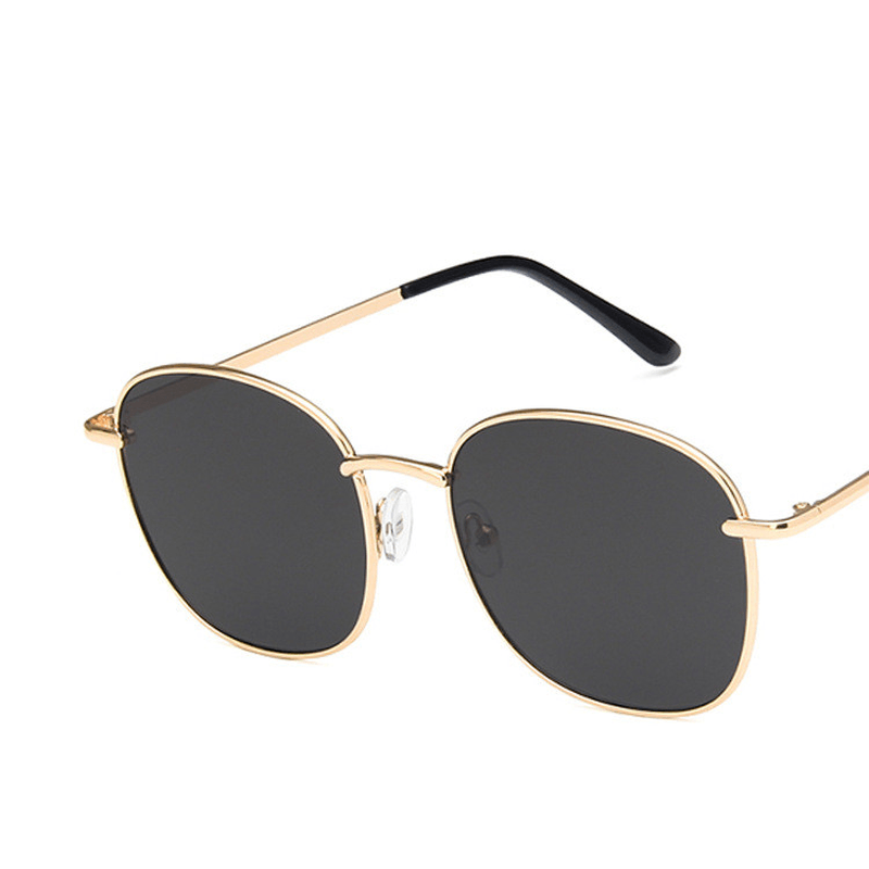 women's retro round metal sunglasses, view 4 - MRSLM