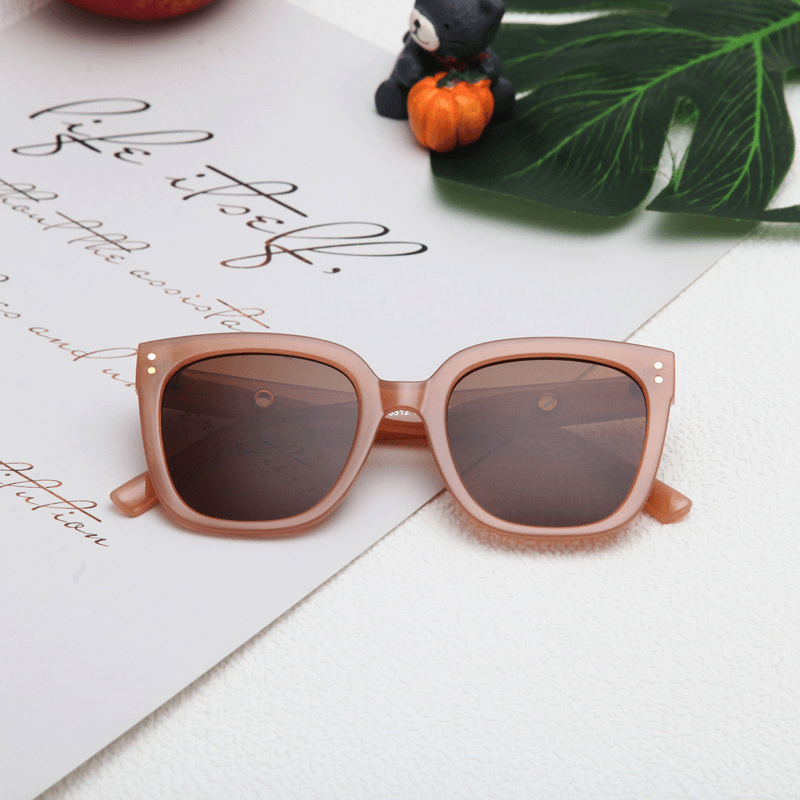kids' retro big frame sunglasses, view 9 - MRSLM