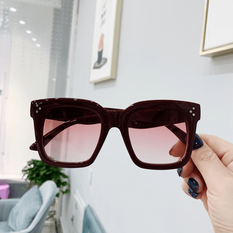 retro rivet big frame sunglasses, view 4 - MRSLM