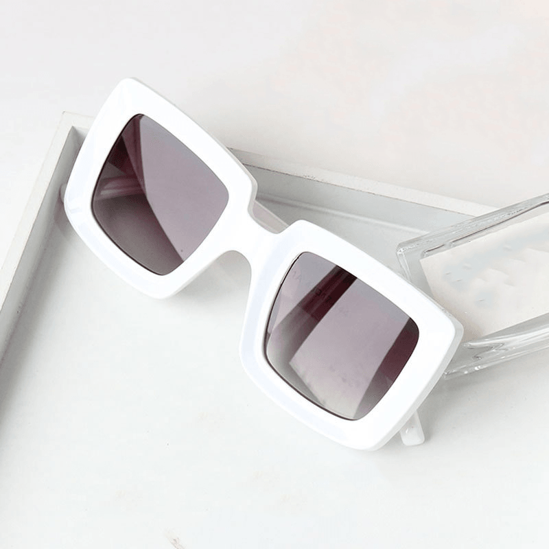 simple big frame retro square sunglasses, view 5 - MRSLM