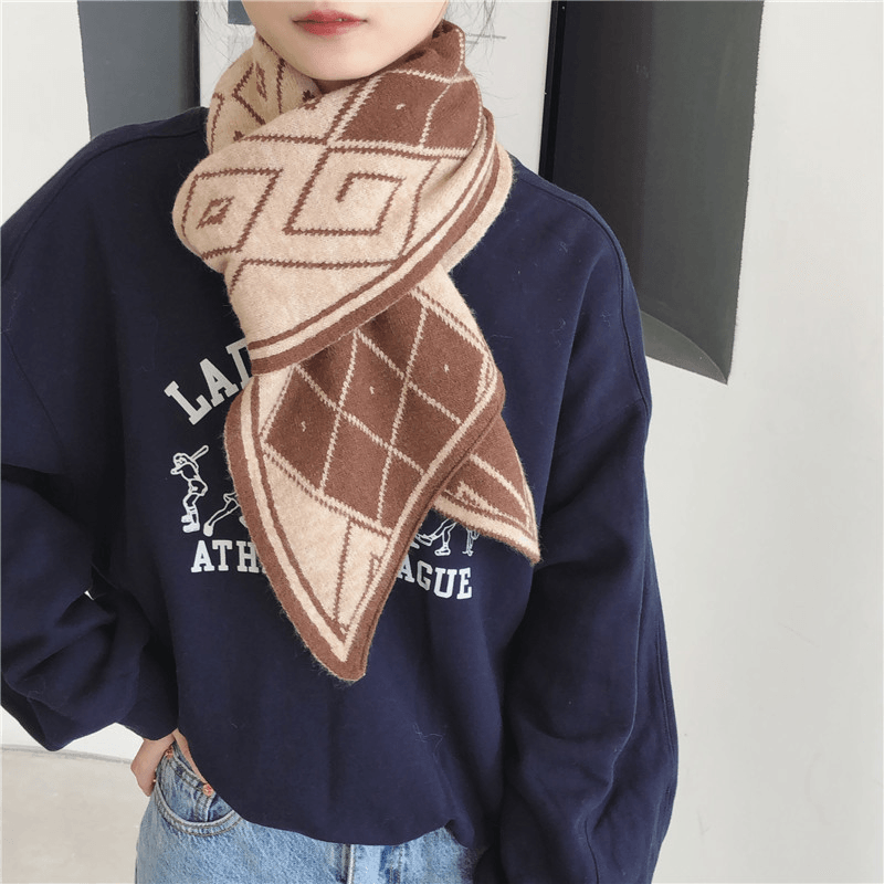 sharp-cornered thick warm knitted scarf, view 8 - MRSLM