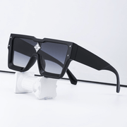 women's oversized square sunglasses, view 3 - MRSLM