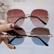 Planet-shaped rimless sunglasses, view 6 - MRSLM