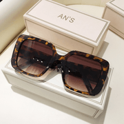Women's large square sunglasses, view 6 - MRSLM