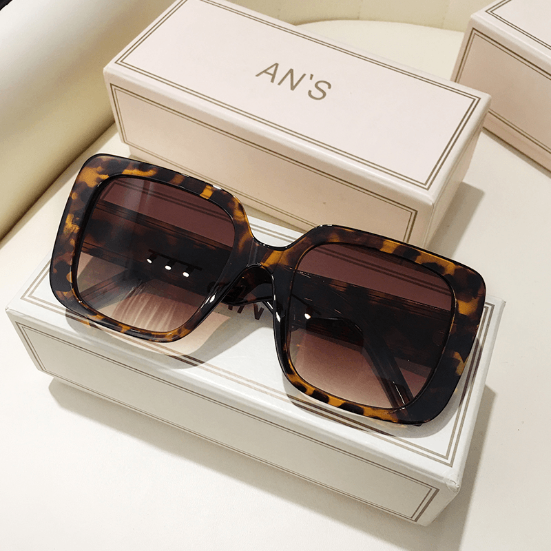 Women's large square sunglasses, view 6 - MRSLM