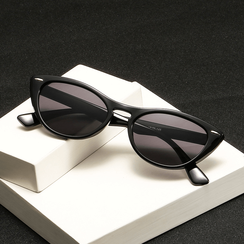 Fashion Retro Cat Eye Rice Nail Sunglasses