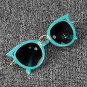 Kids cat eye sunglasses, view 3 - MRSLM