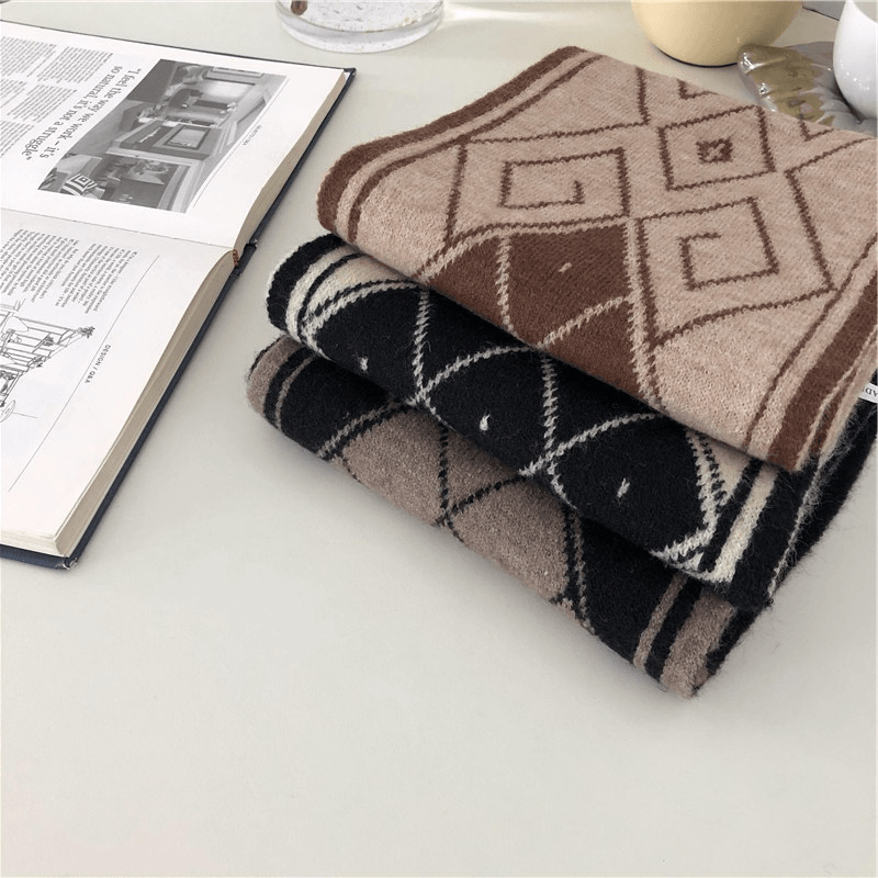 Women's Sharp-Cornered Thick Warm Knitted Scarf