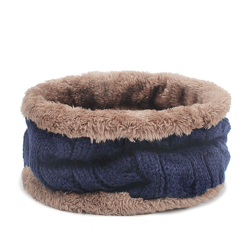 Knitted wool hat and scarf set, view 4 - MRSLM