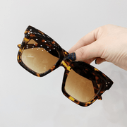 retro rivet big frame sunglasses, view 2 - MRSLM