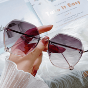 Women's vintage metal frame sunglasses, view 2 - MRSLM