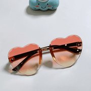 heart-shaped summer sunglasses, view 4 - MRSLM