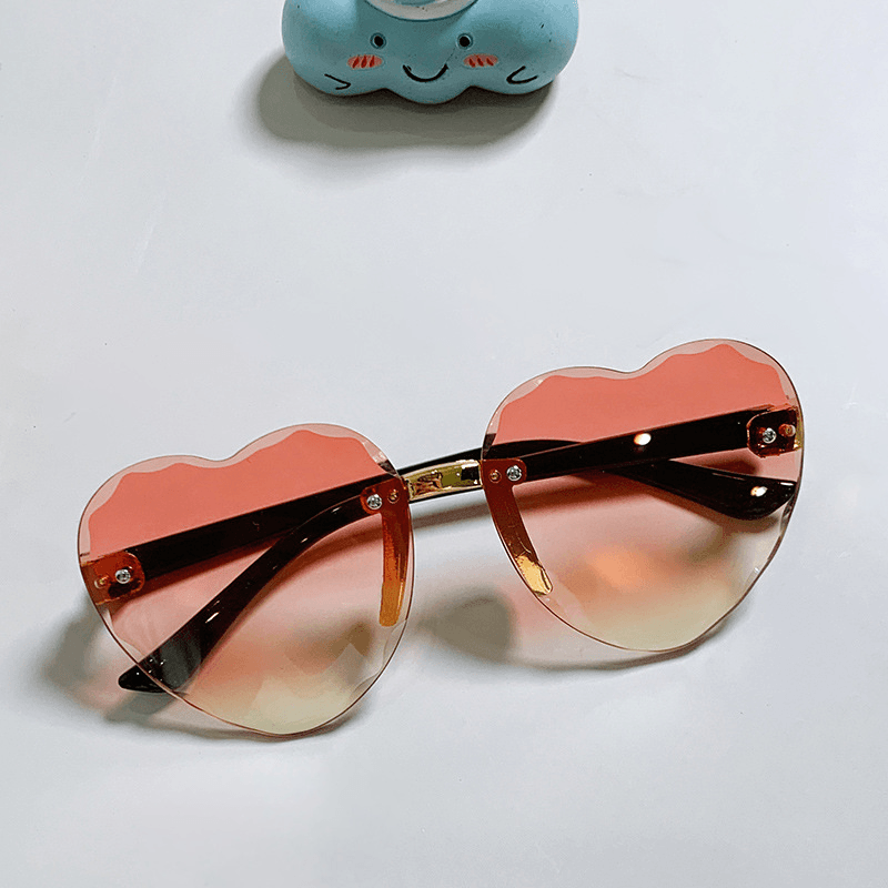 heart-shaped summer sunglasses, view 4 - MRSLM