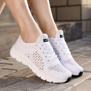 Hollow mesh women's running shoes, view 3 - MRSLM