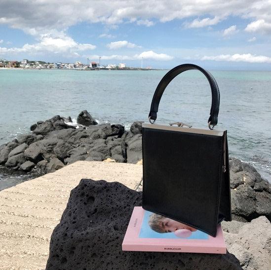 retro clip small square crossbody bag, view 6 - MRSLM