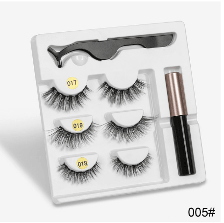 A Pair Of False Eyelashes With Magnets In Fashion - MRSLM