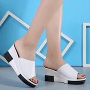 Women's leather platform beach sandals, view 3 - MRSLM