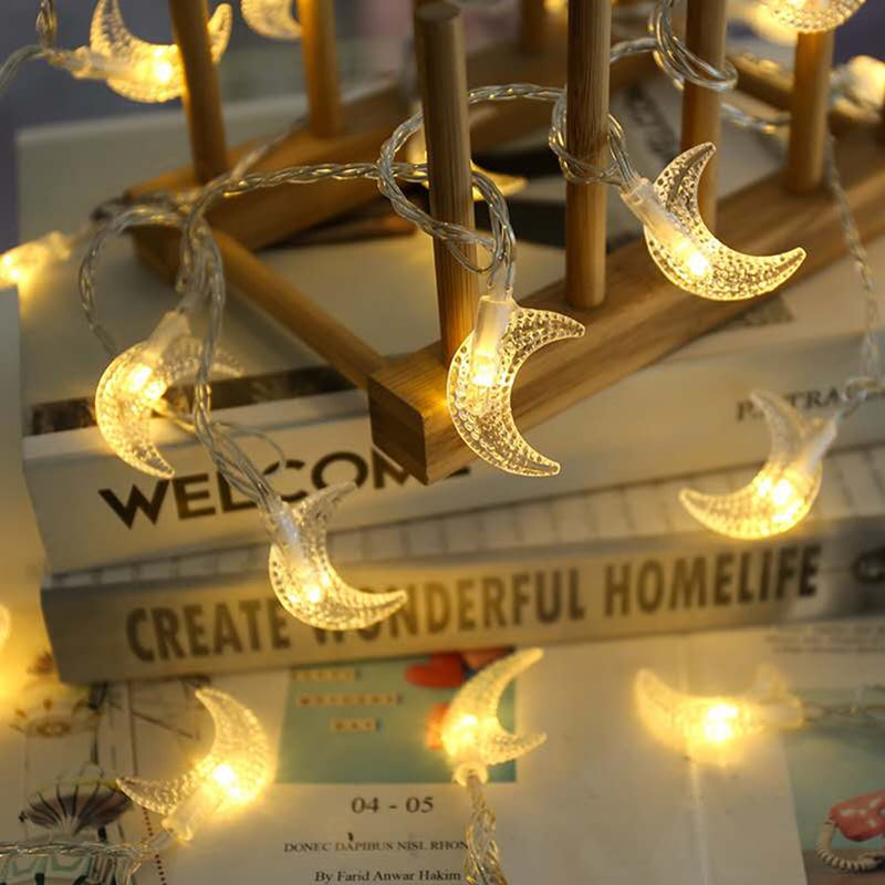 Moon shaped LED string light, view 4 - MRSLM