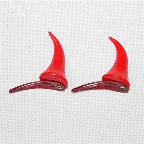 clip-on devil horns, view 2 - MRSLM