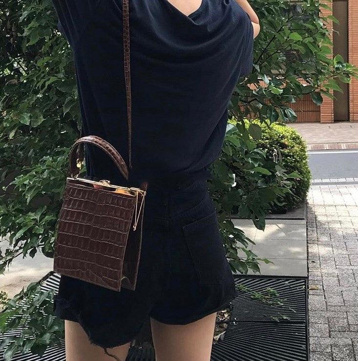retro clip small square crossbody bag, view 8 - MRSLM