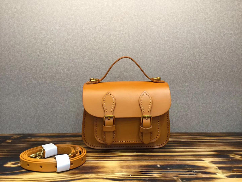 Vintage cowhide messenger bag, view 9 - MRSLM