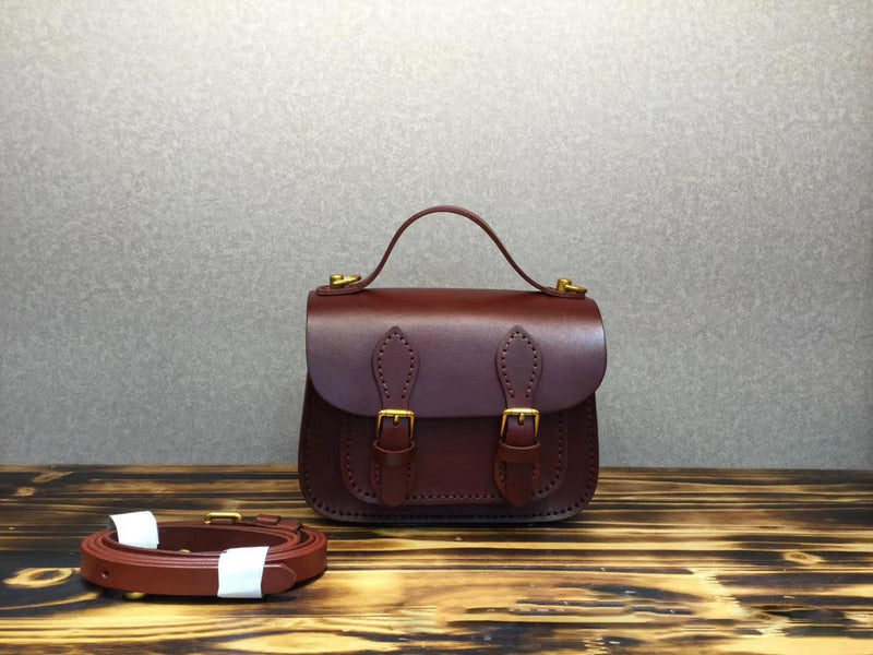 Vintage cowhide messenger bag, view 12 - MRSLM