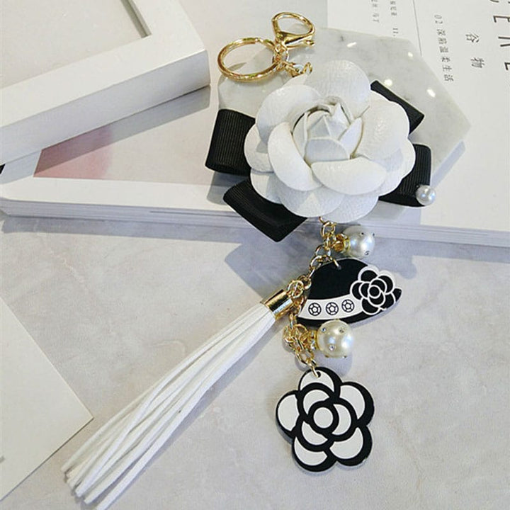 Luxury Black / White Leather Rose Keychain for Women